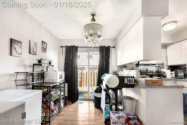 8098 FARNUM Avenue, Warren, MI 48093