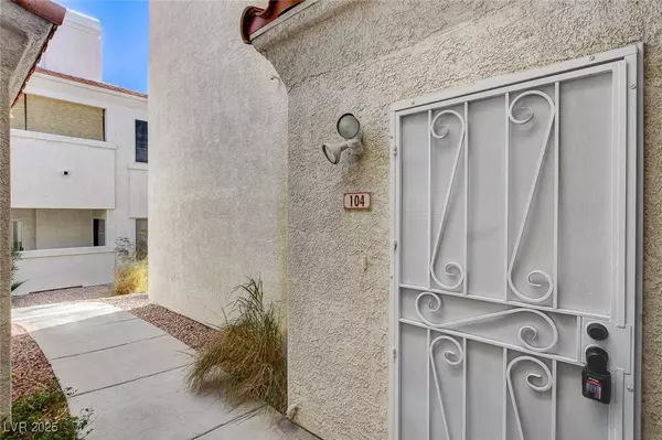 6821 Santa Isabel Avenue #104, Las Vegas, NV 89146
