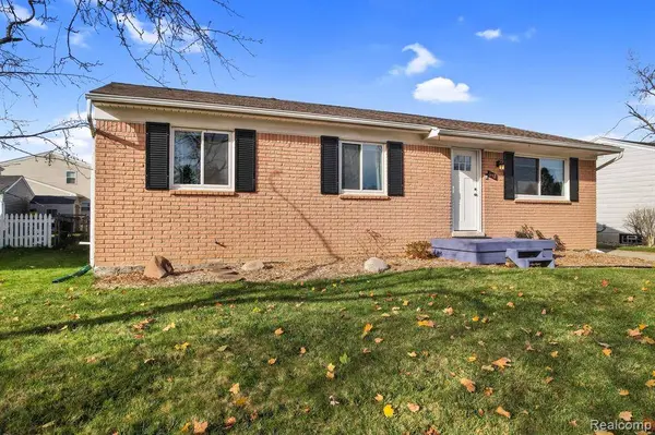 942 OXFORD Avenue, South Lyon, MI 48178