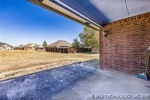 2924 Little John DR, Durant, OK 74701