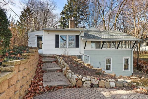 145 Cora AVE, Fox Lake, IL 60020