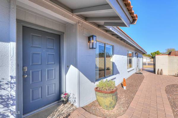 4901 W CROCUS Drive, Glendale, AZ 85306
