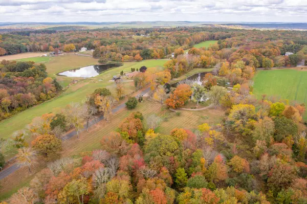 43 Center School Road, Woodstock, CT 06281