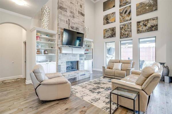 1700 Pedernales Street, Burleson, TX 76028