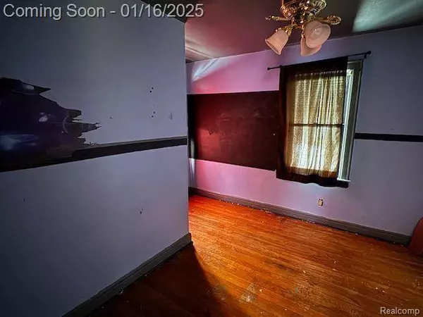 19170 WALTHAM Street, Detroit, MI 48205