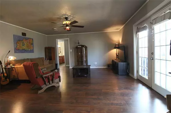 605 S Wieser Street, Hamilton, TX 76531