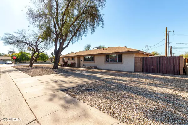 802 N LOS ROBLES Drive, Goodyear, AZ 85338