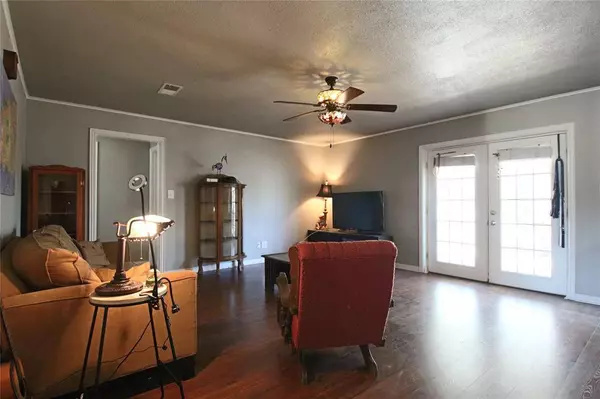 605 S Wieser Street, Hamilton, TX 76531
