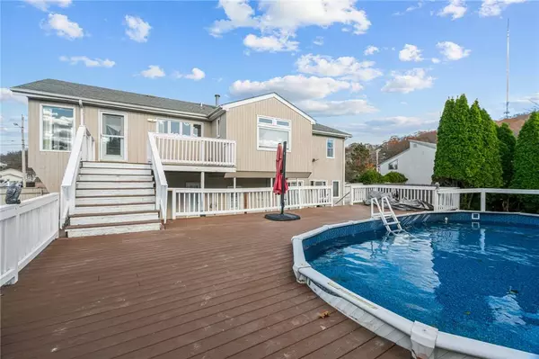 3 Hamilton DR, Johnston, RI 02919