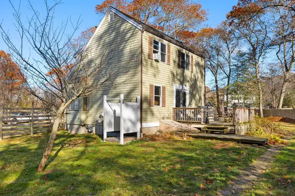 8 Blair Circle, Mashpee, MA 02649