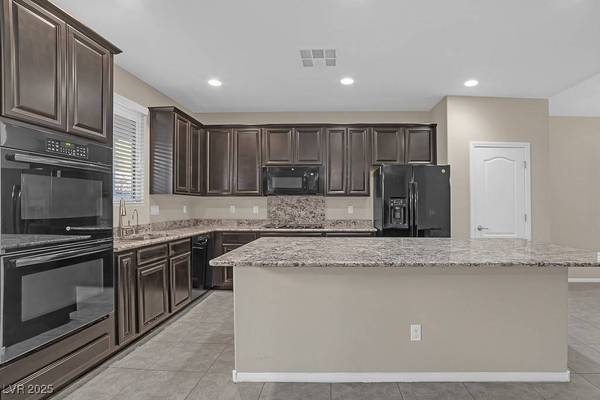 7154 Flowering Rose Avenue, Las Vegas, NV 89117