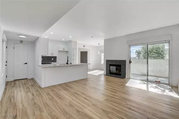 6821 Santa Isabel Avenue #104, Las Vegas, NV 89146