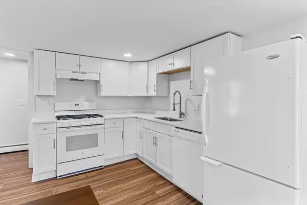 8 Mill Rd, Chelmsford, MA 01824