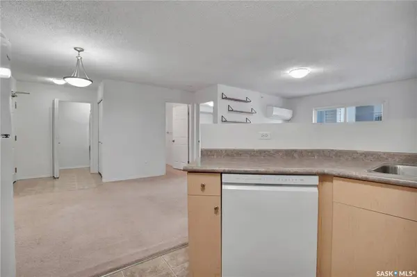 303 Lowe ROAD #404, Saskatoon, SK S7S 1P2