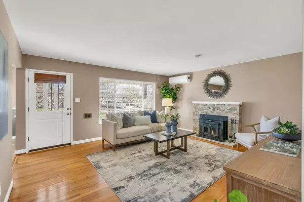 6806 Bender CT, Sacramento, CA 95820