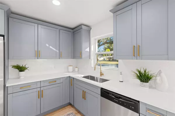 674 FREDERICA LN, Dunedin, FL 34698