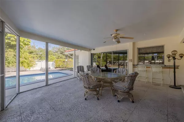 2430 ROBERTA LN, Clearwater, FL 33764