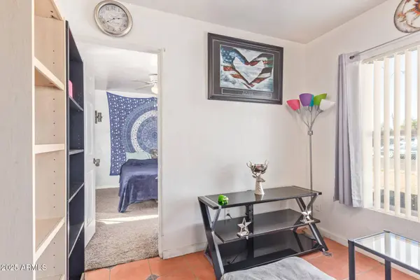 5309 W GARDENIA Avenue, Glendale, AZ 85301