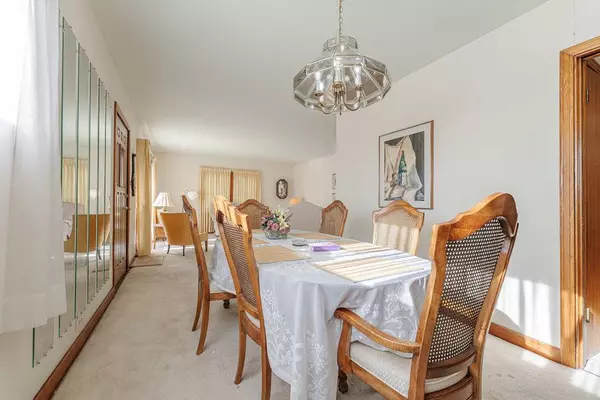 2658 122nd ST, Blue Island, IL 60406