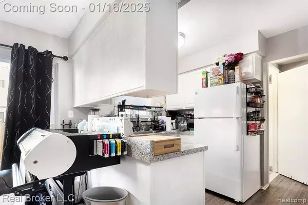 8098 FARNUM Avenue, Warren, MI 48093