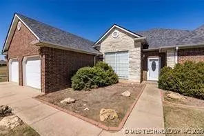 2924 Little John DR, Durant, OK 74701