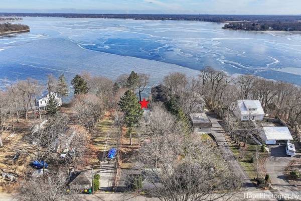 145 Cora AVE, Fox Lake, IL 60020