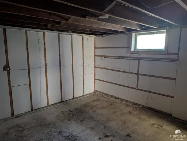 400 Summit AVE, Manhattan, KS 66502