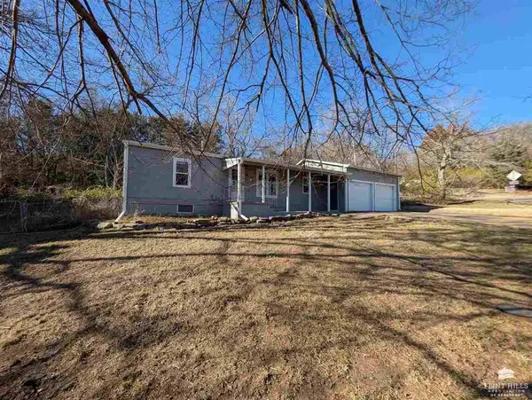 400 Summit AVE, Manhattan, KS 66502