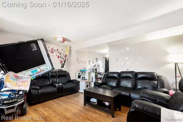 8098 FARNUM Avenue, Warren, MI 48093