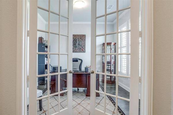 1700 Pedernales Street, Burleson, TX 76028