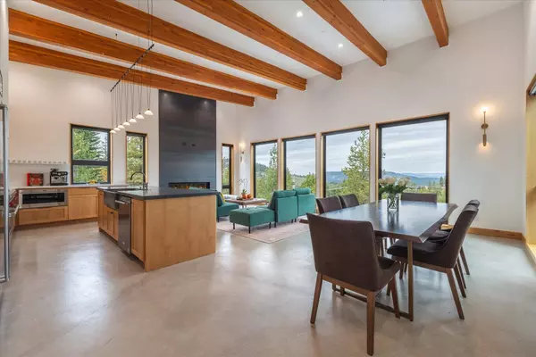 15148 Skislope Way, Truckee, CA 96161