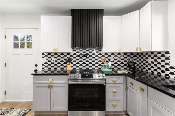 3200 Lowndes ST, East Point, GA 30344