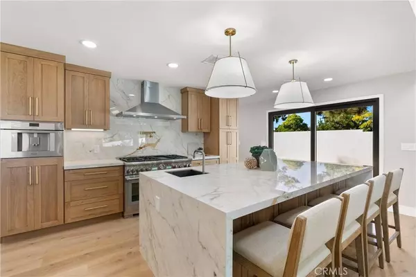 2995 Ceylon DR, Costa Mesa, CA 92626