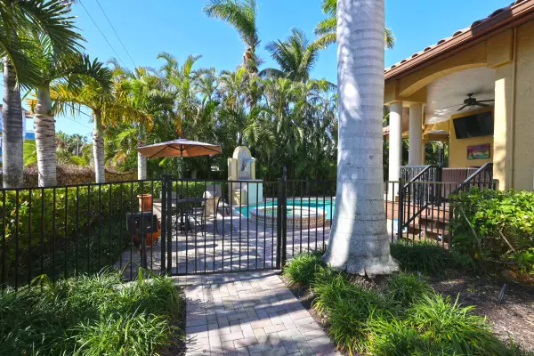 4900 Ocean Blvd, Sarasota, FL 34242-1641