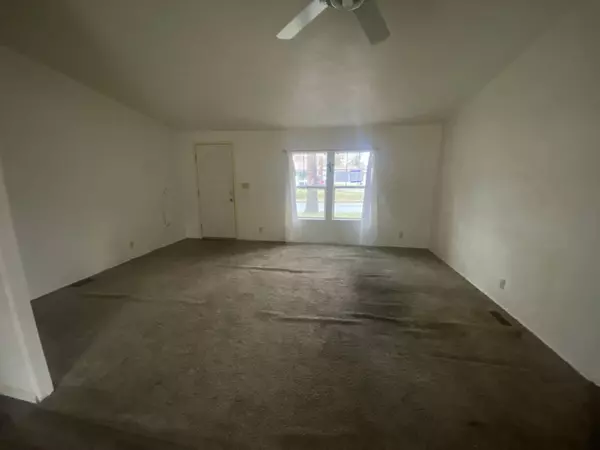 69 Maple DR, Shady Cove, OR 97539