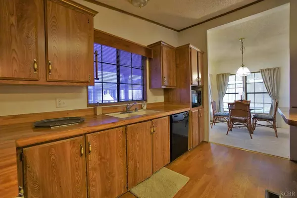 2459 N Oaks Street N, Tulare, CA 93274