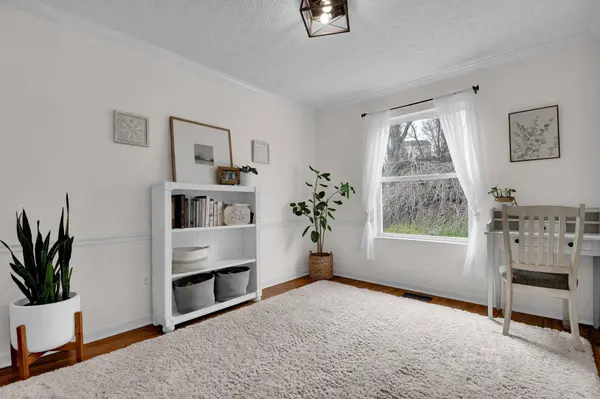 389 Highbanks Valley Drive, Newark, OH 43055