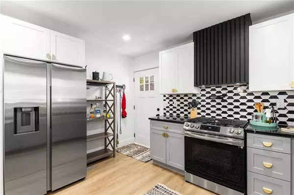 3200 Lowndes ST, East Point, GA 30344