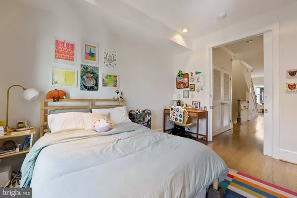 1423 MERIDIAN PL NW, Washington, DC 20010