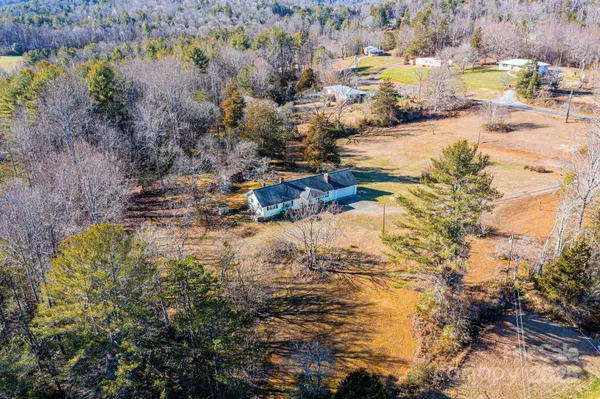 4663 Kings Creek Church RD, Lenoir, NC 28645