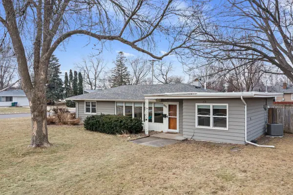 2901 Major AVE N, Golden Valley, MN 55422