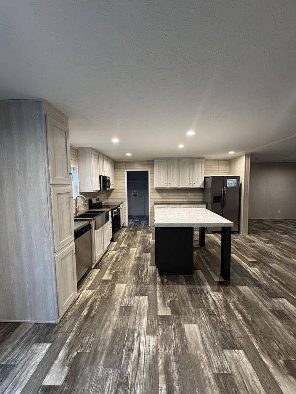 174 Wyman Rd, Eutawville, SC 29048