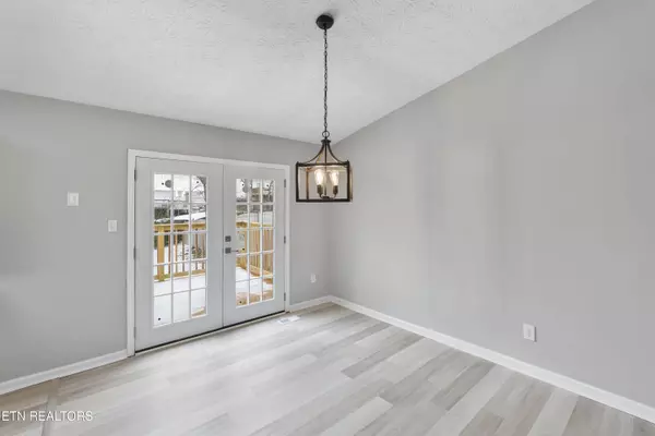 6925 St Croix LN, Knoxville, TN 37918