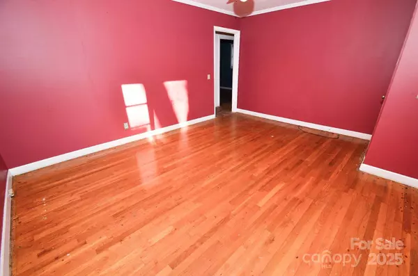 1308 Mckay RD, Newton, NC 28658