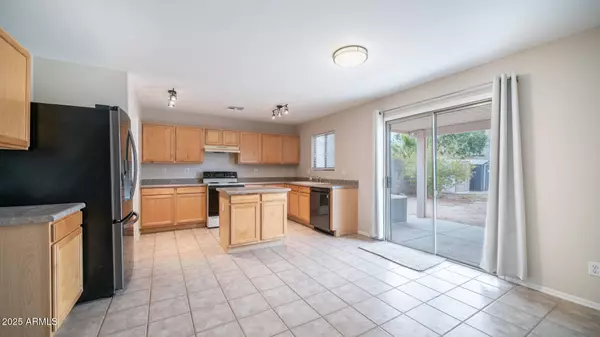 30788 N WHIRLAWAY Trail, San Tan Valley, AZ 85143