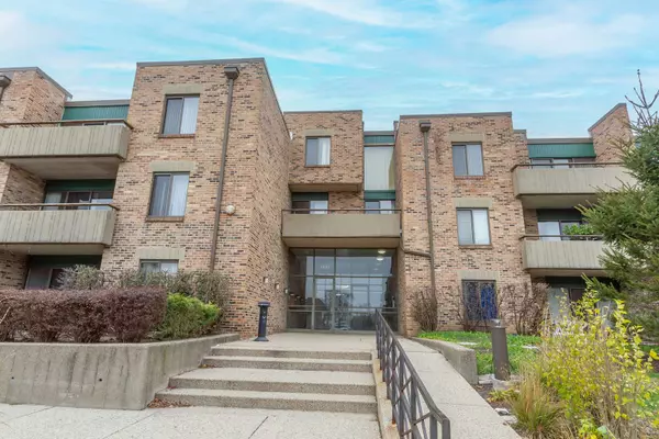 1931 Prairie SQ #233, Schaumburg, IL 60173