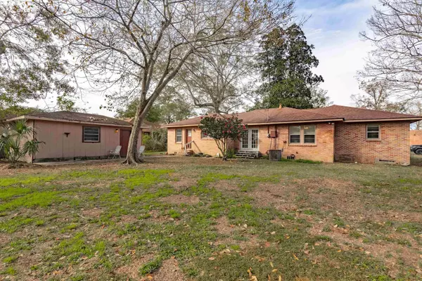 9090 Meadowood St, Baton Rouge, LA 70815