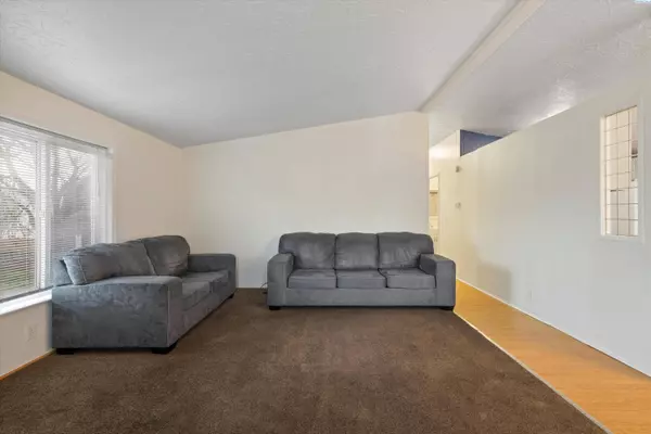 32 Nuclear Lane #32, Richland, WA 99354