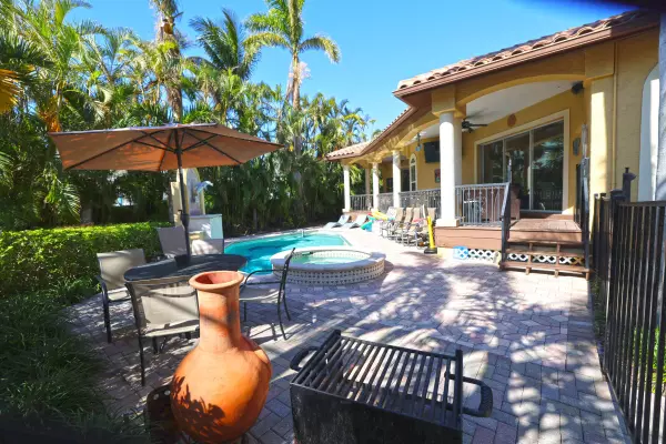 4900 Ocean Blvd, Sarasota, FL 34242-1641