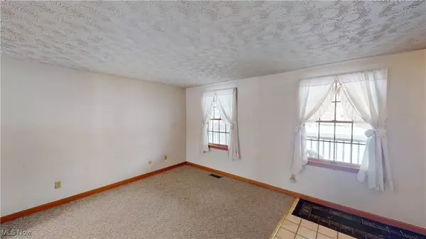 2183 Elm Trace ST, Austintown, OH 44515